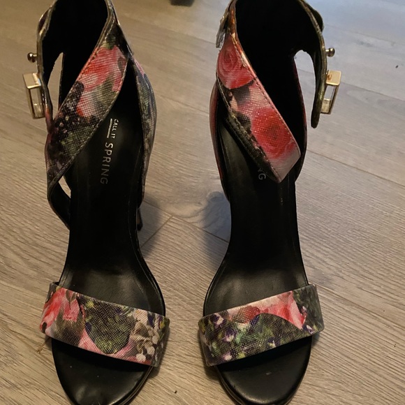 Call it spring floral heels - Picture 3 of 4